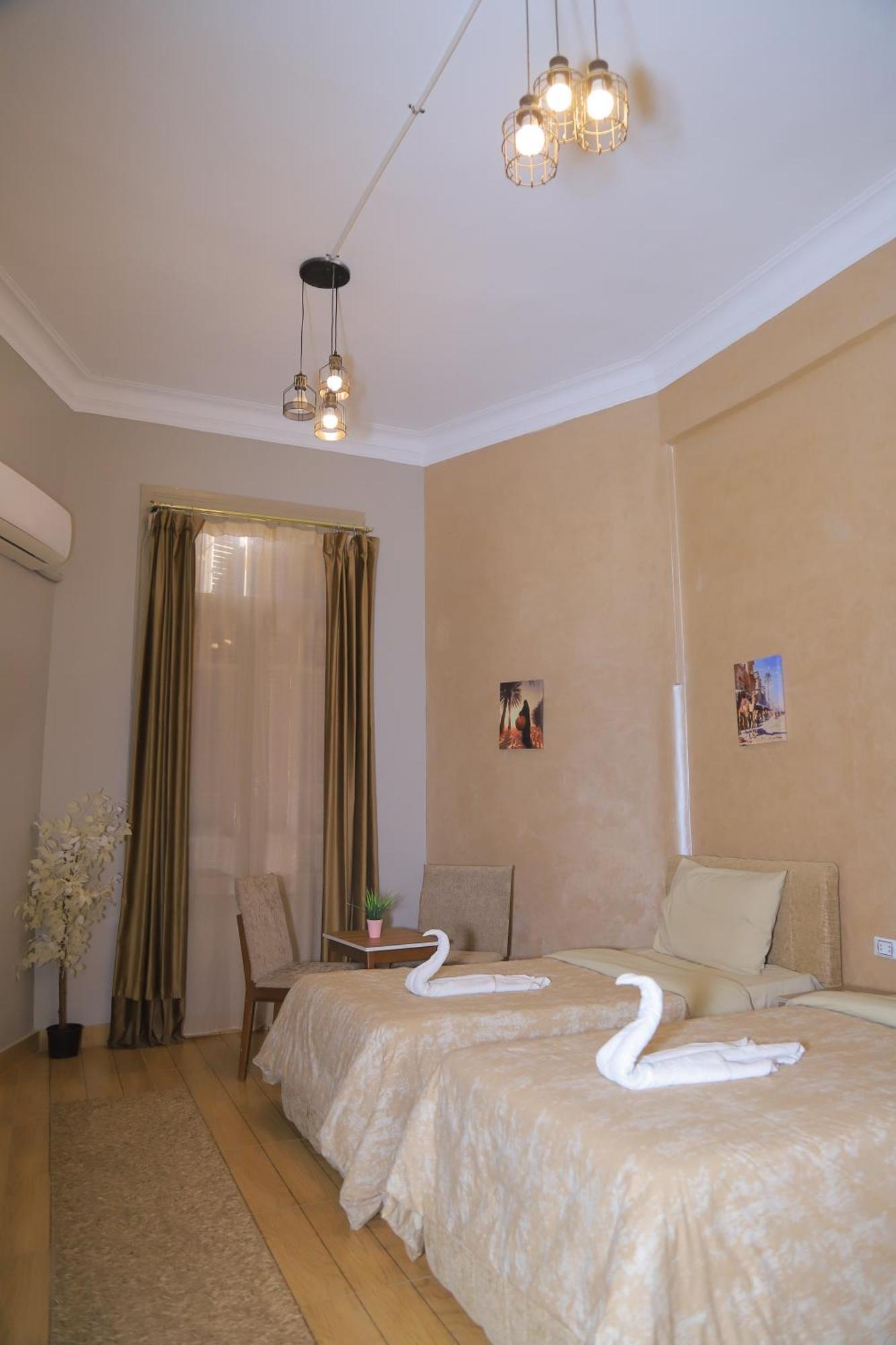 Holy Sheet Hostal El Cairo